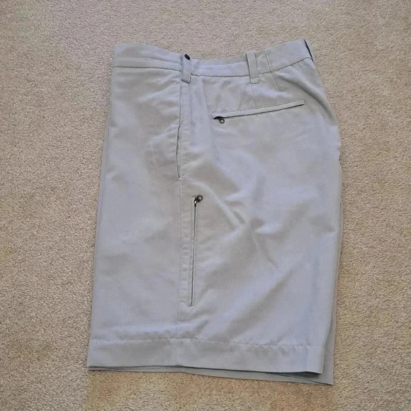 Men's Grey Shorts Victorinox Size 36 Active  Lightweight Golf - Picture 8 of 16